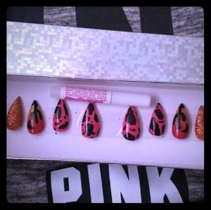 Press on nails custom made